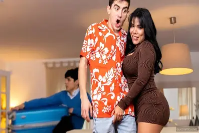 Menarik teman dekat pacar