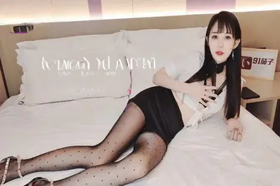 Ngentot Adik Memek Pink Montok di Atas Kursi Ganas